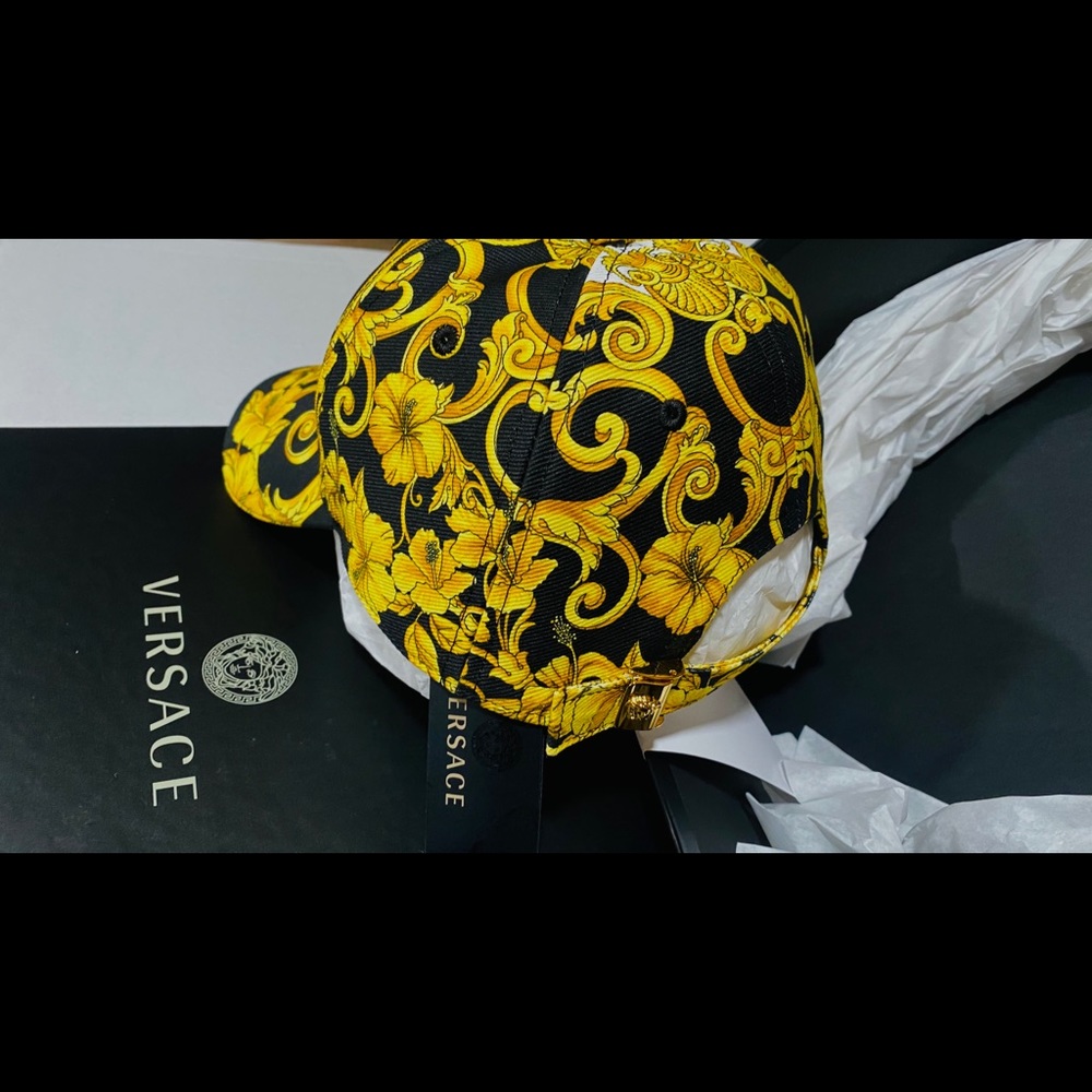 Versace Unisex Barocco Hibiscus Print Hat - Picture 7 of 13